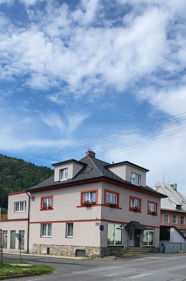 Apartman Dany Hanusovice ภายนอก รูปภาพ